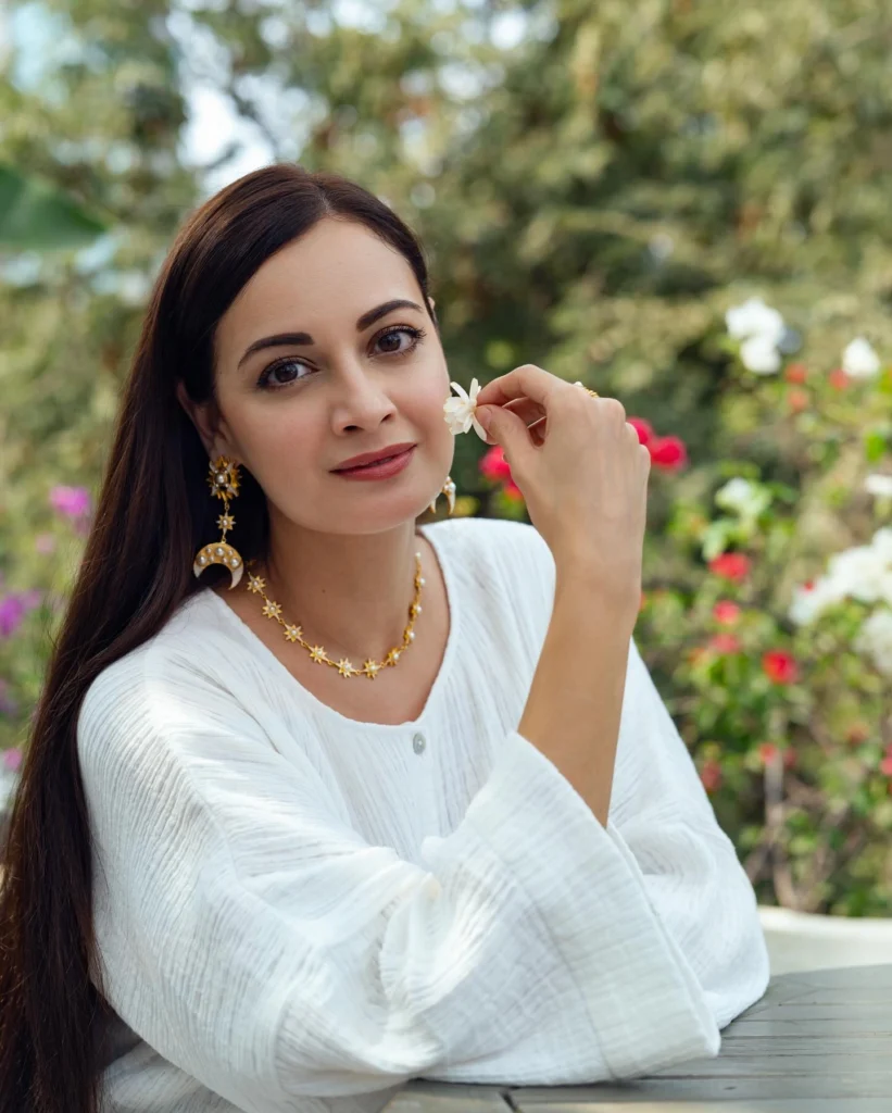  Beautiful Dia Mirza Photos on HOT51