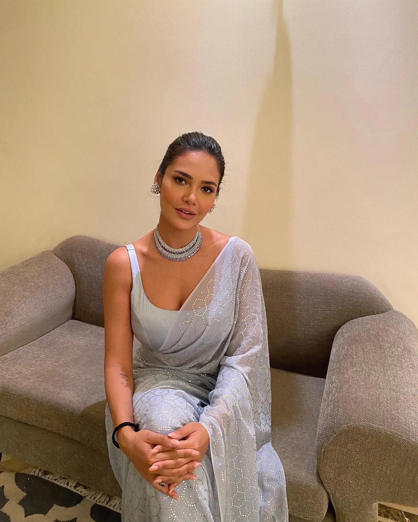 You are currently viewing Beautiful Stunning Esha Gupta Photos on HOT51 Unveiling Glamour