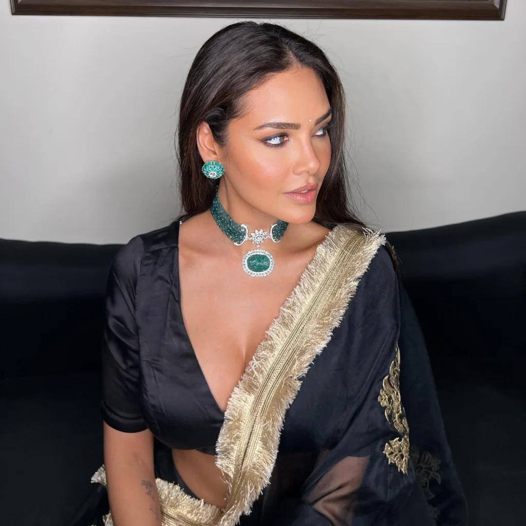  Beautiful Esha Gupta Photos on HOT51