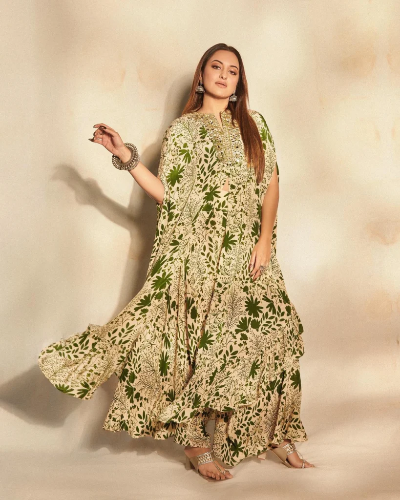 Beautiful Sonakshi Sinha Photos on HOT51
