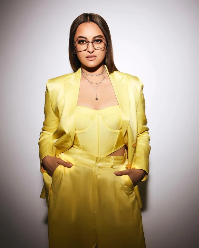  Beautiful Sonakshi Sinha Photos on HOT51