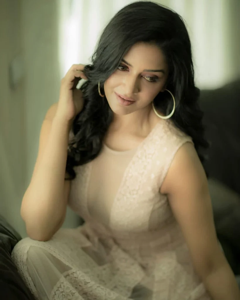  Beautiful Vimala Raman Photos on HOT5