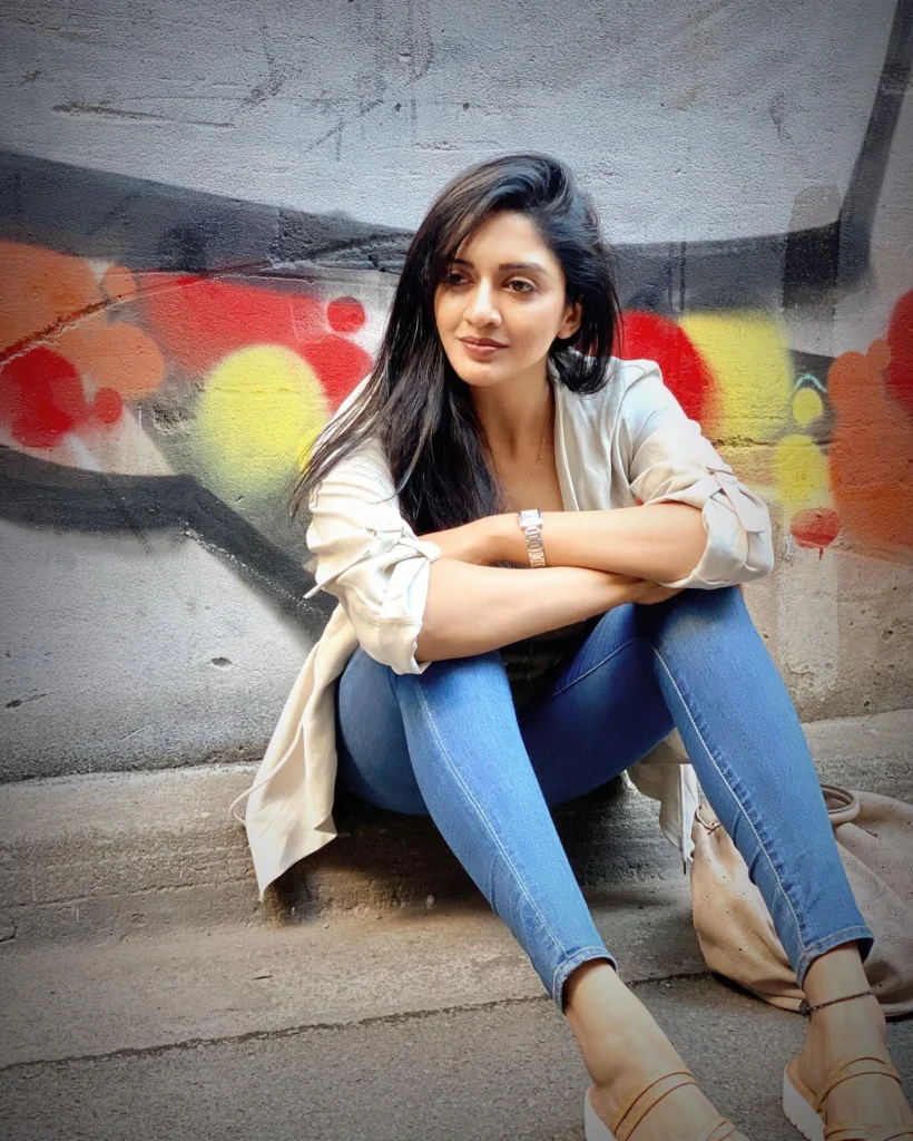  Beautiful Vimala Raman Photos on HOT51 Live App 