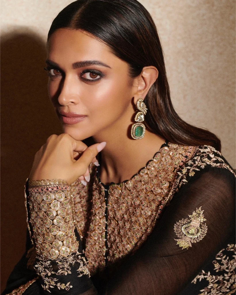 Deepika Padukone Photos on HOT51