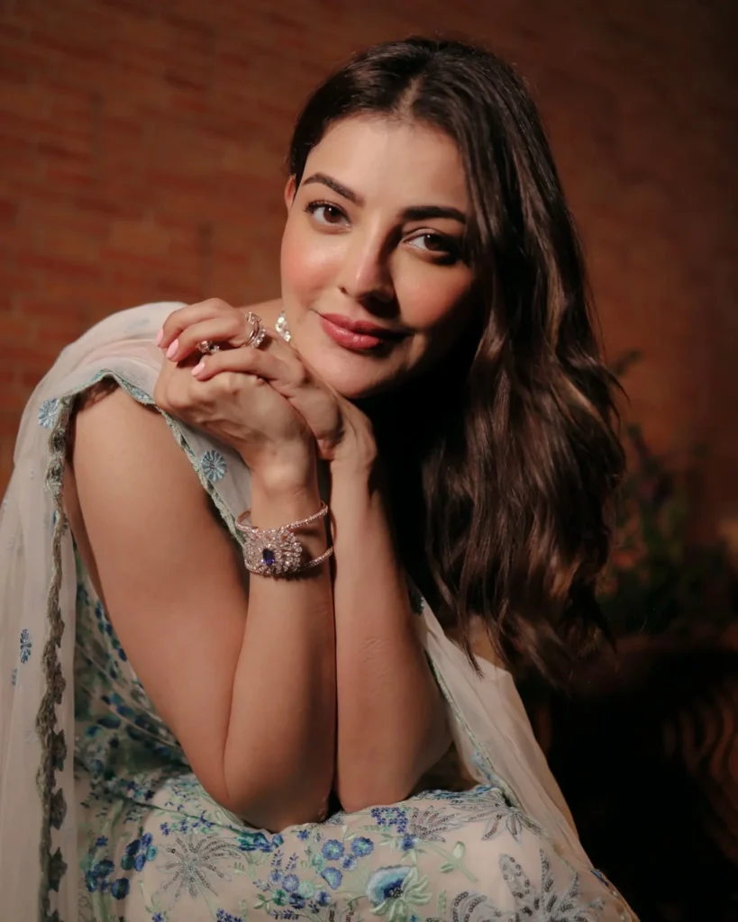 Glamorous Kajal Aggarwal Photos on HOT51 App 