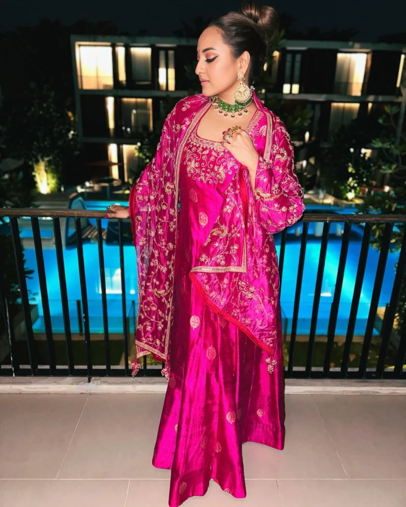 Sonakshi Sinha Beautiful Actress from Hot51