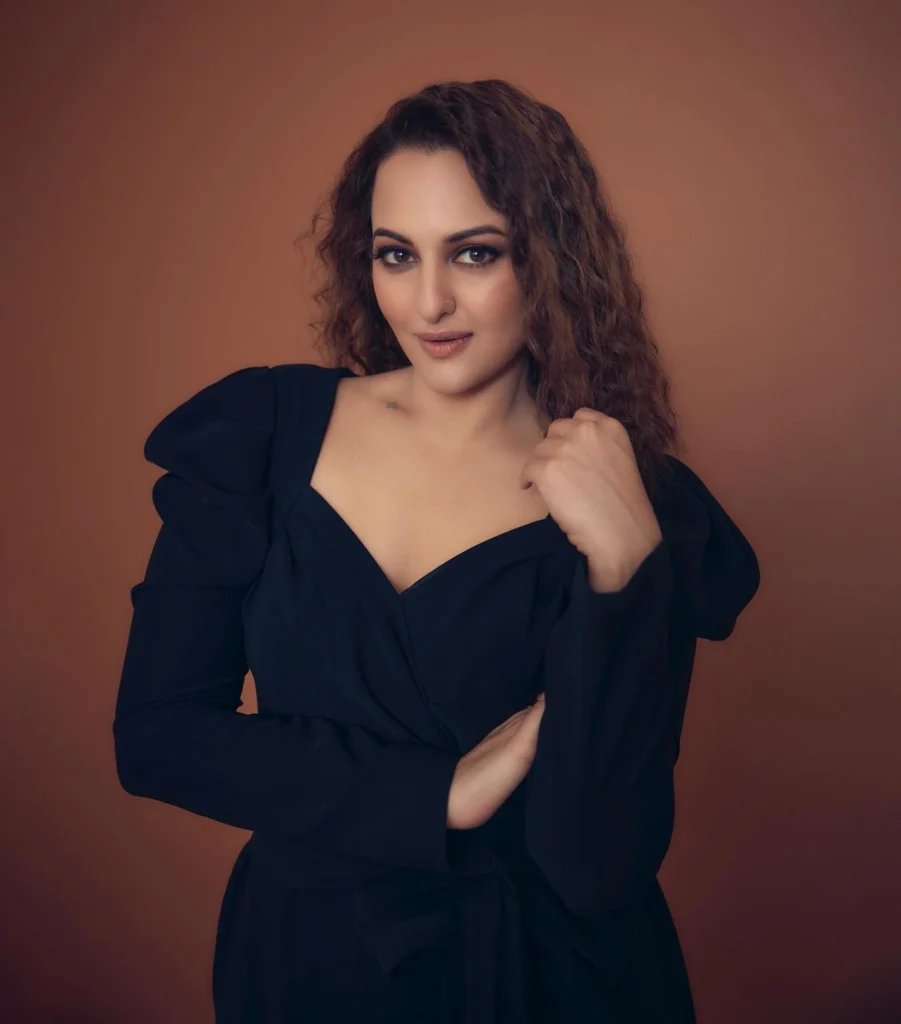  Sonakshi Sinha's Stunning Photos on HOT51