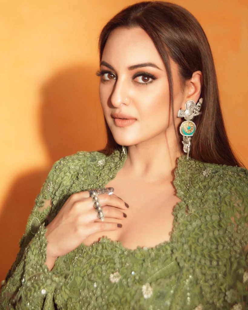  Sonakshi Sinha's Stunning Photos on HOT51 Platform 