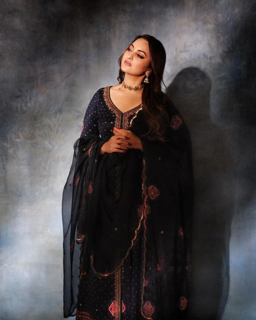  Sonakshi Sinha’s Stunning Photos on Hot51 Platform