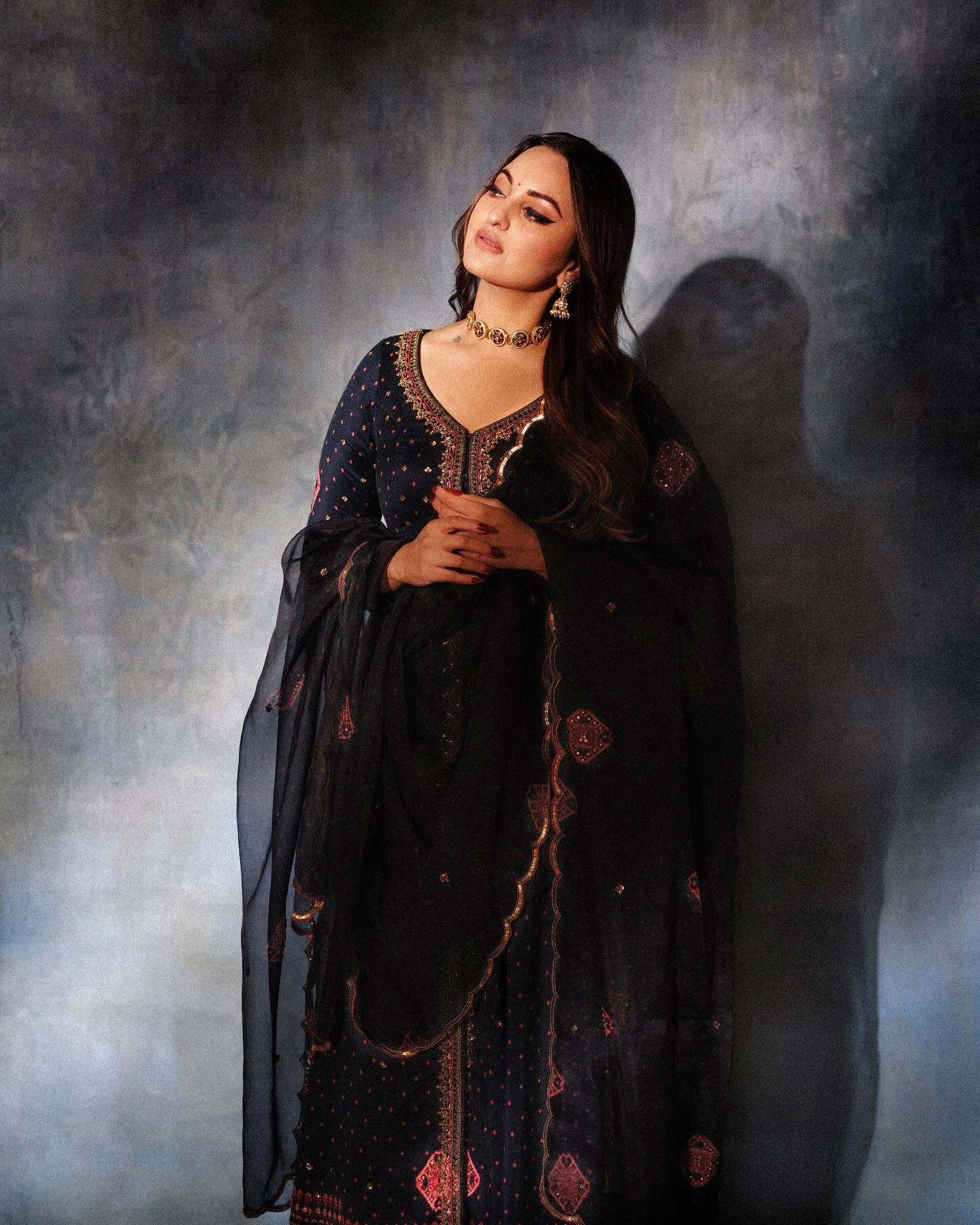 You are currently viewing Beautiful Sonakshi Sinha Stunning Photos on Hot51 Platform