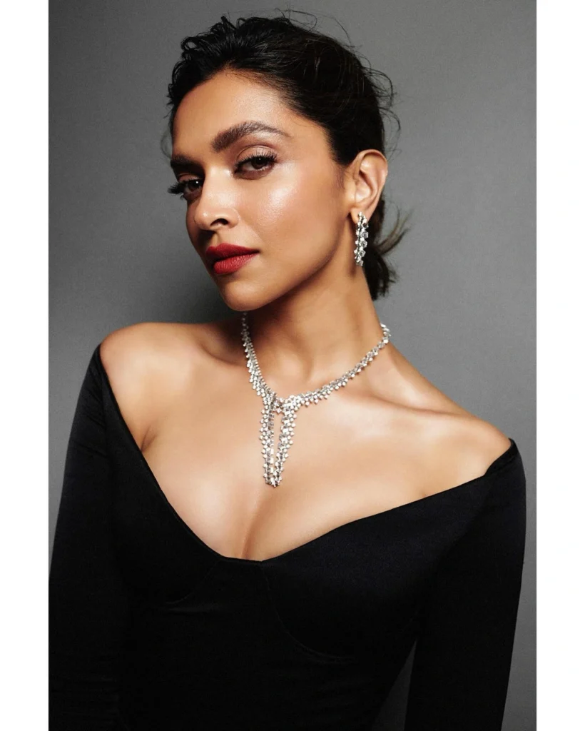  Stunning Deepika Padukone Photos on HOT51 Live Bling 