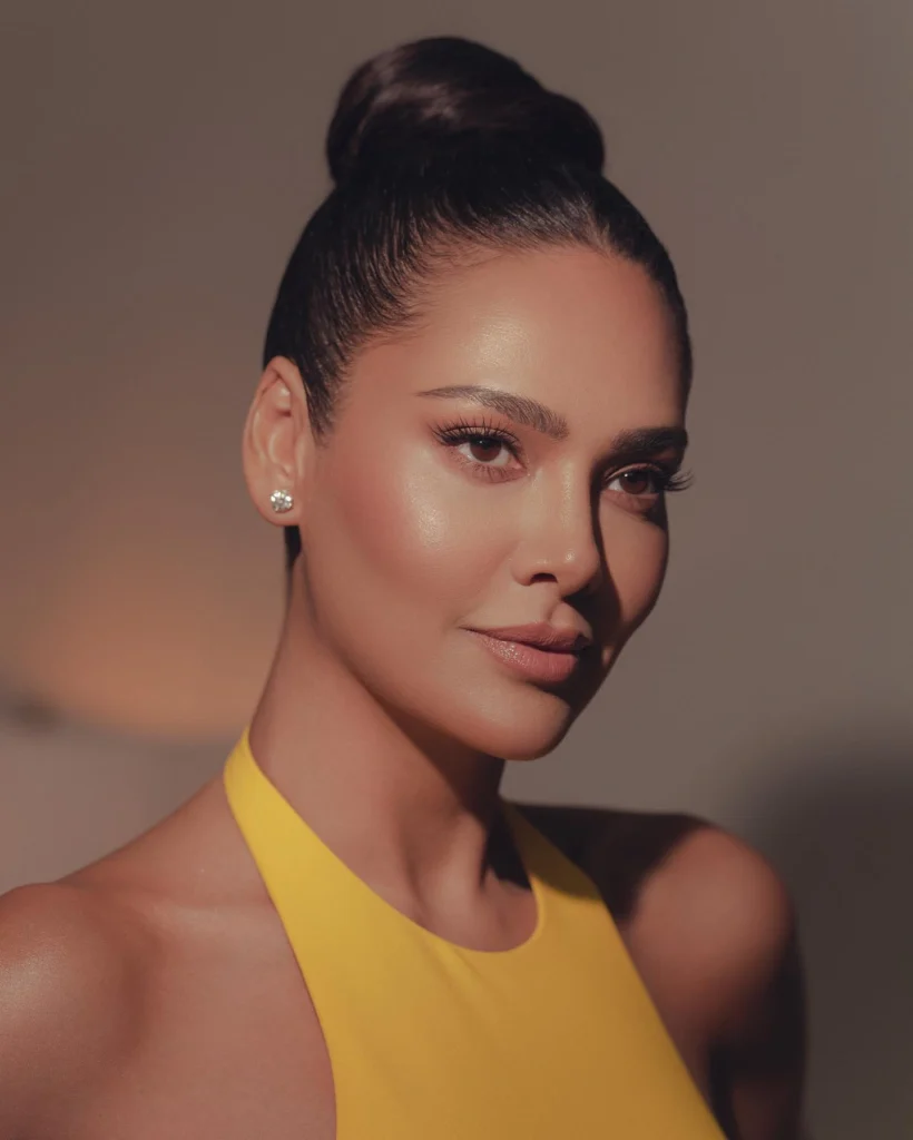  Stunning Esha Gupta Photos Featured on HOT51 App