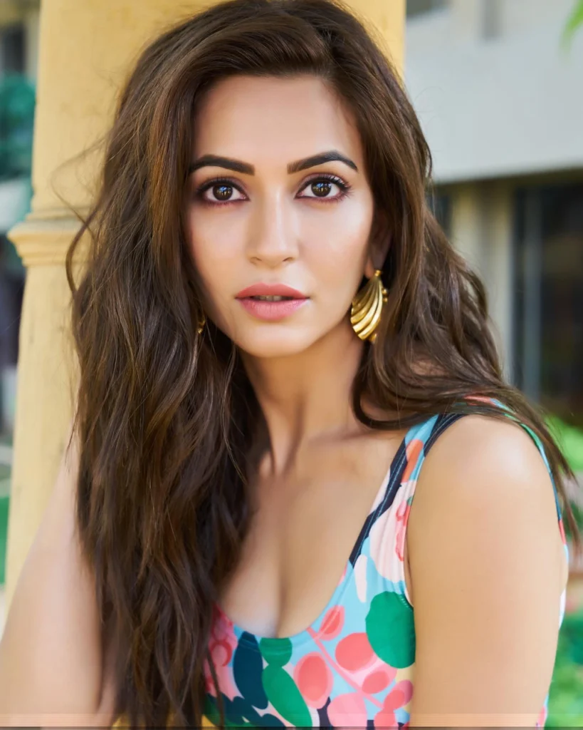 Stunning Kriti Kharbanda Photos on HOT51 