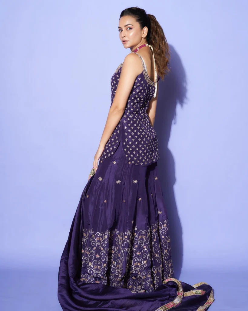 Stunning Kriti Kharbanda Photos on HOT51