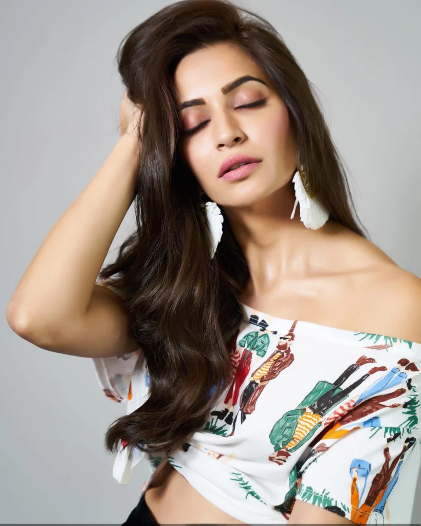  Stunning Kriti Kharbanda Photos on HOT51 You Must See 