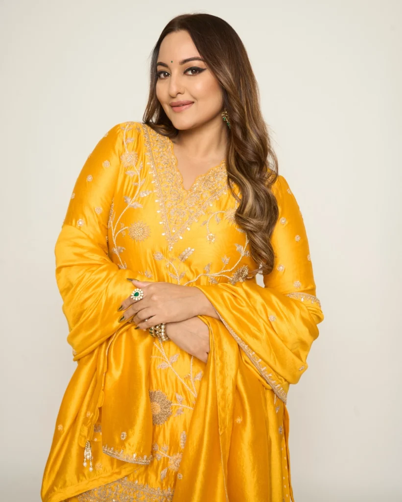 Stunning Sonakshi Sinha Photos Featured on HOT51