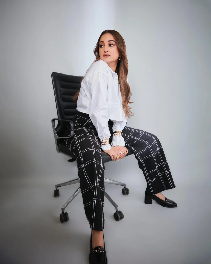 Stunning Sonakshi Sinha Photos Featured on HOT51