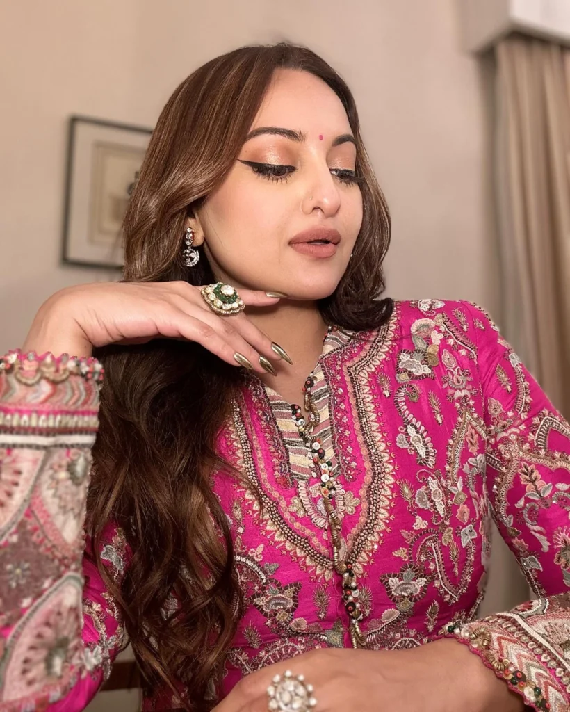 Stunning Sonakshi Sinha Photos Featured on HOT51