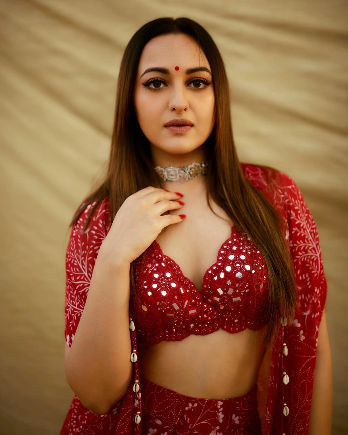 You are currently viewing Beautiful Stunning Sonakshi Sinha Photos on HOT51