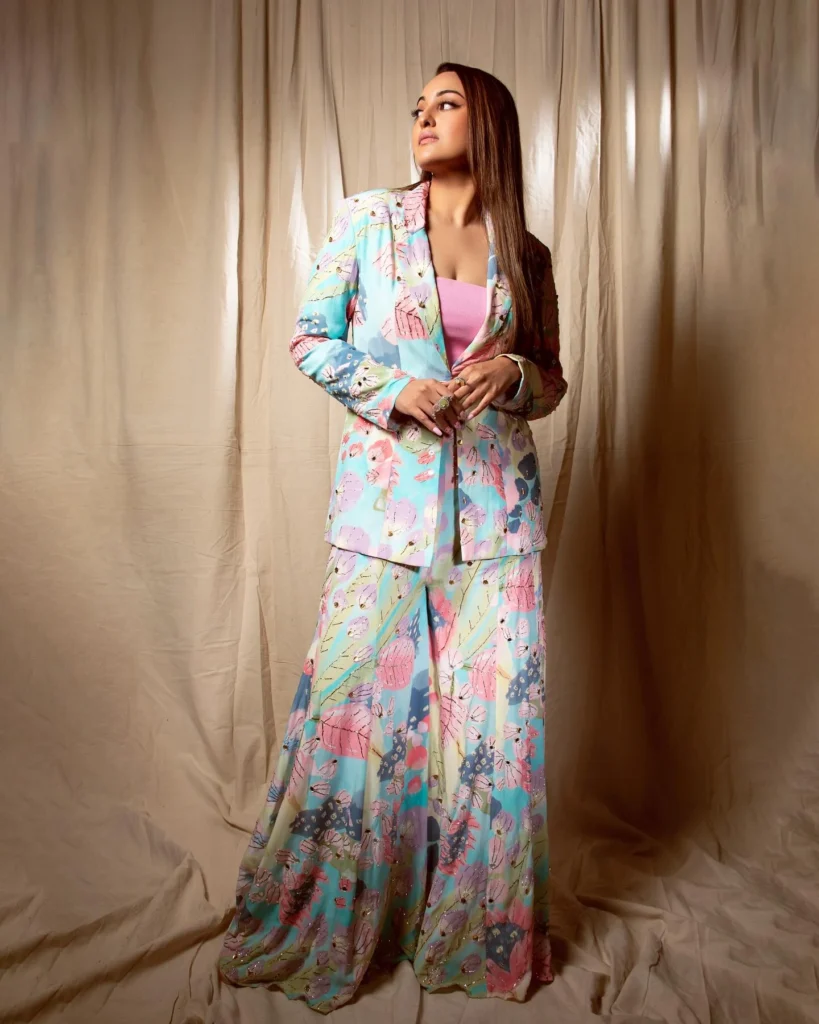  Stunning Sonakshi Sinha Photos on HOT51
