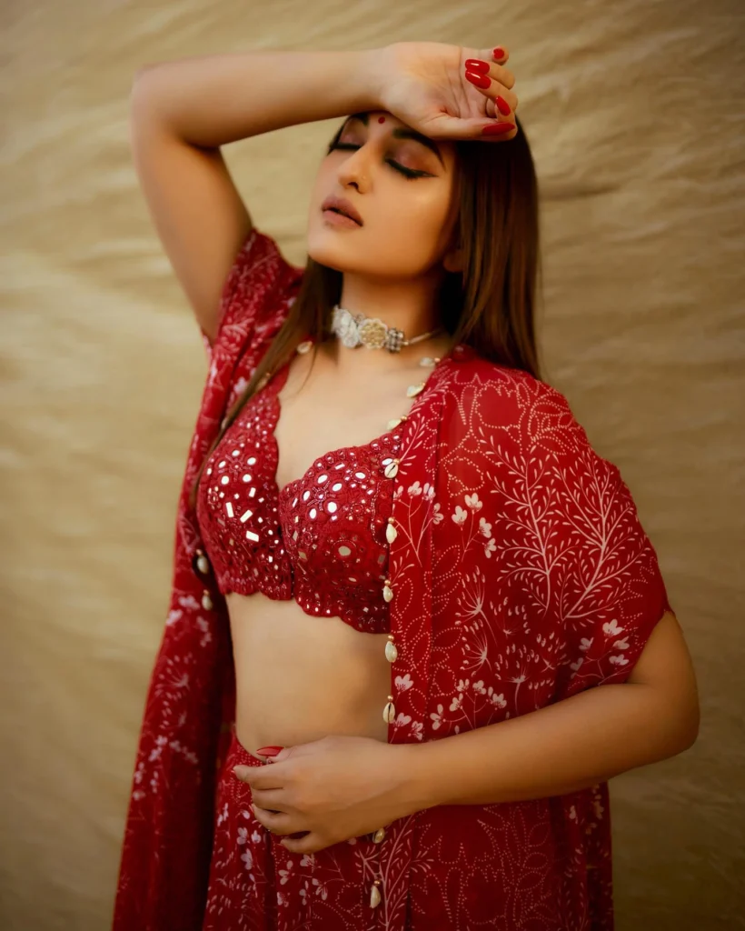  Stunning Sonakshi Sinha Photos on HOT51
