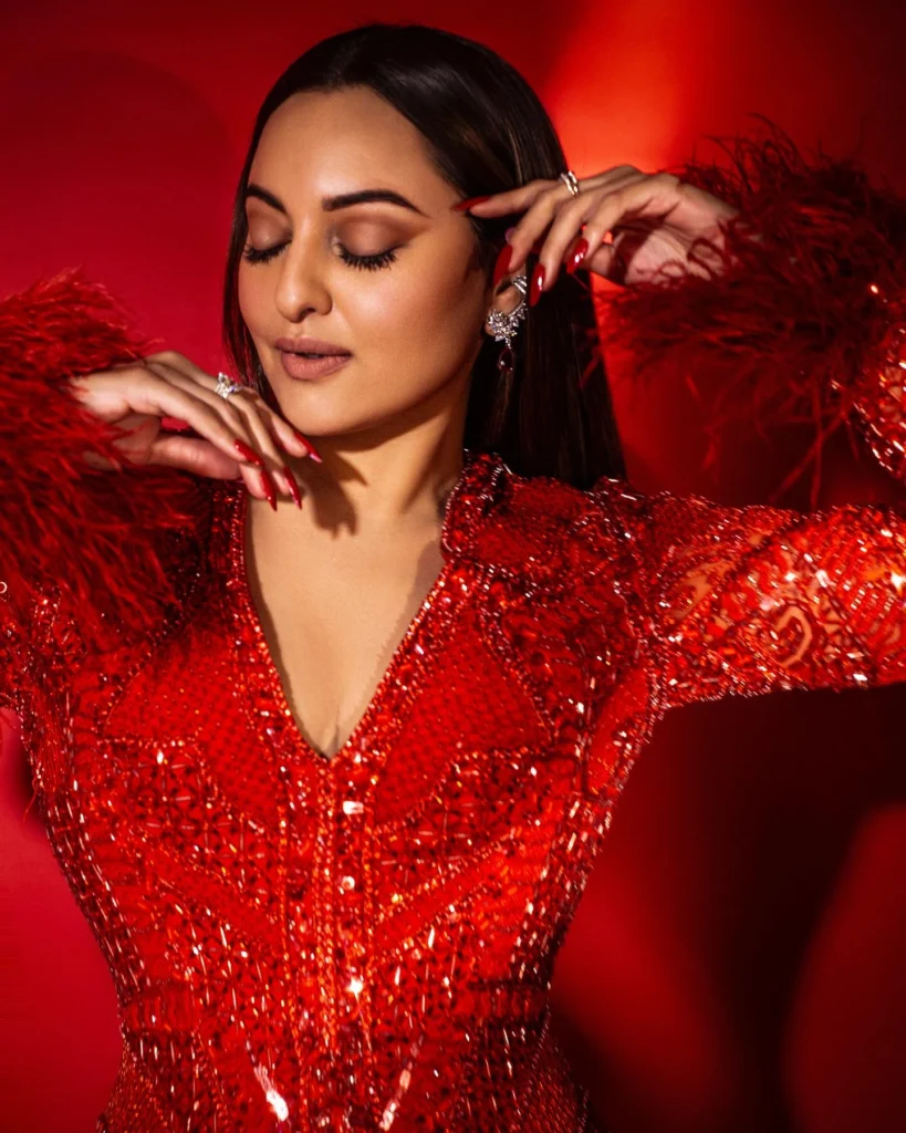  Stunning Sonakshi Sinha Photos on HOT51 