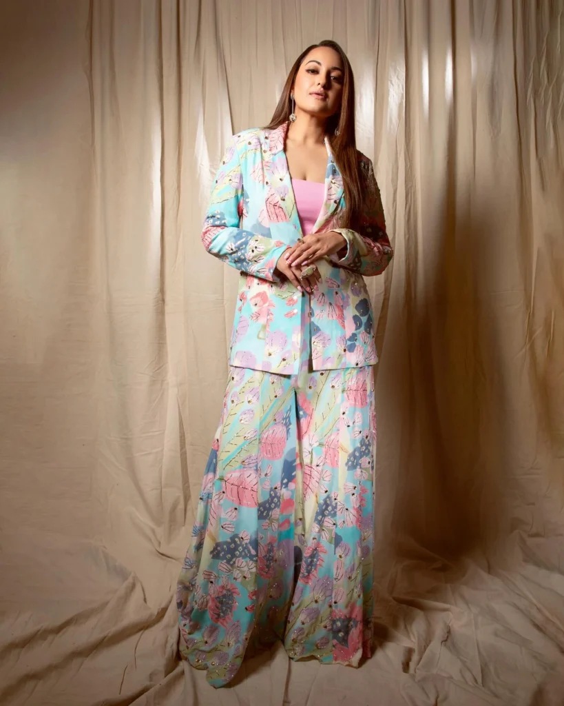  Stunning Sonakshi Sinha Photos on HOT51