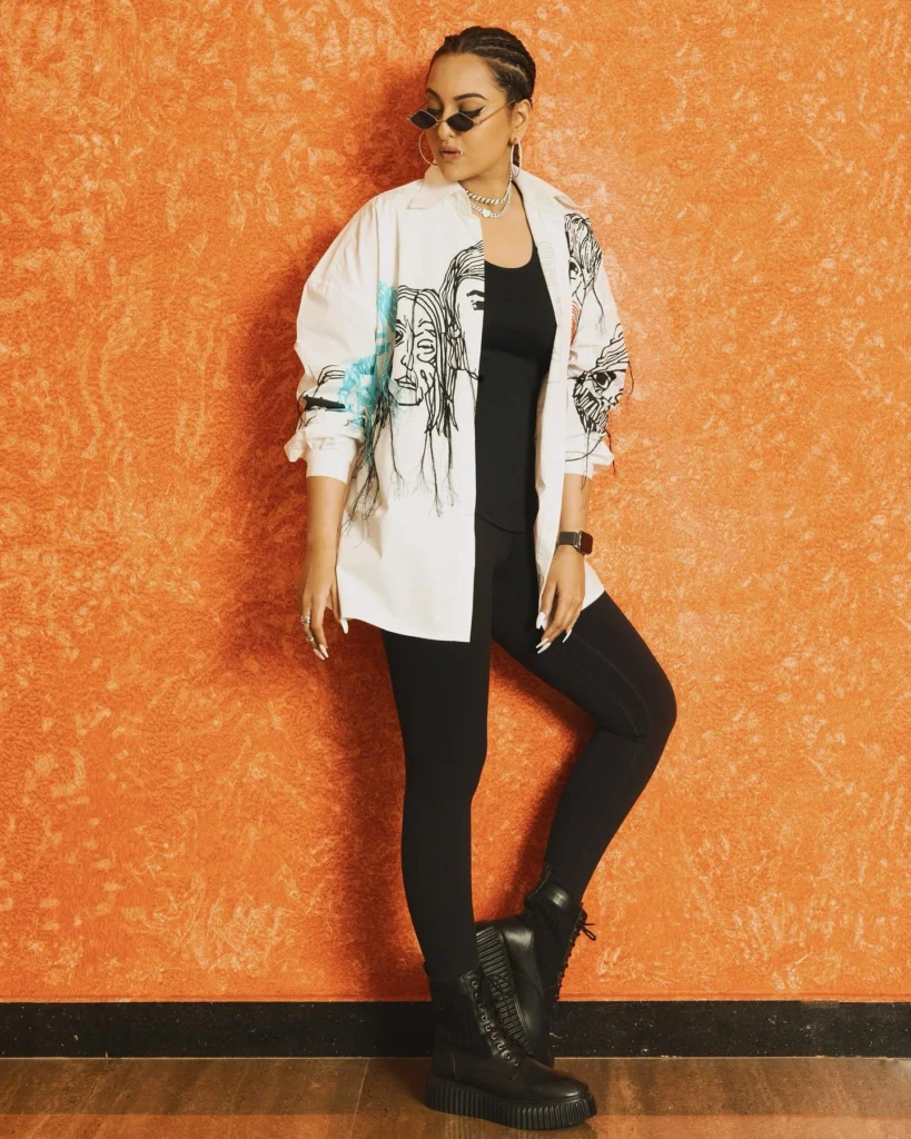 Stunning Sonakshi Sinha Photos on HOT51 