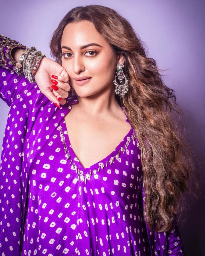 Stunning Sonakshi Sinha Photos on HOT51 App