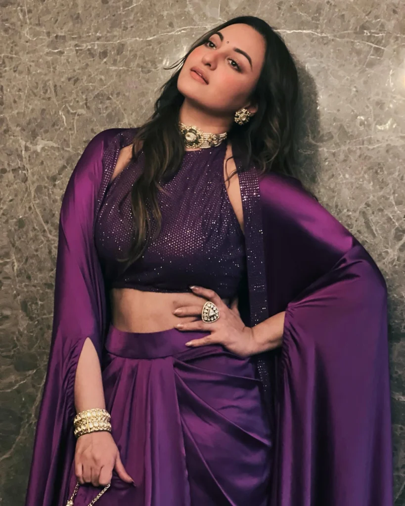 Stunning Sonakshi Sinha Photos on HOT51 App 