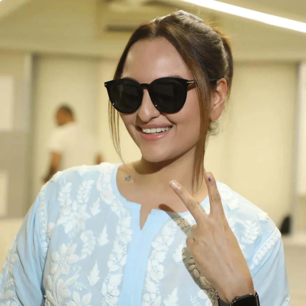 Stunning Sonakshi Sinha Photos on HOT51 App