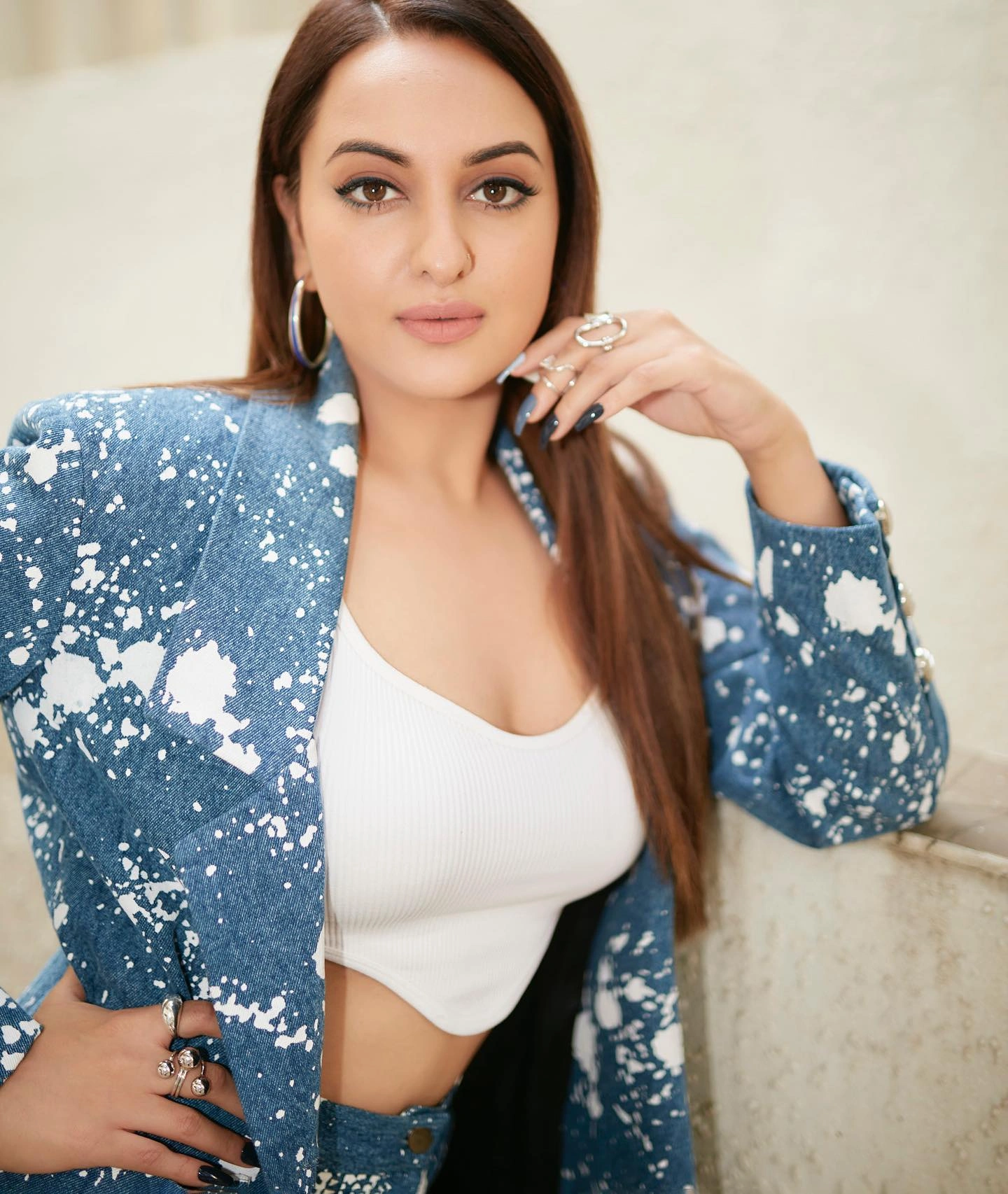 You are currently viewing Beautiful Stunning Sonakshi Sinha Photos on HOT51 You Can’t Miss