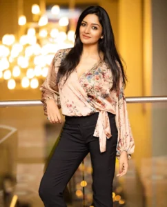 Read more about the article Beautiful Stunning Vimala Raman Photos Featured on HOT51