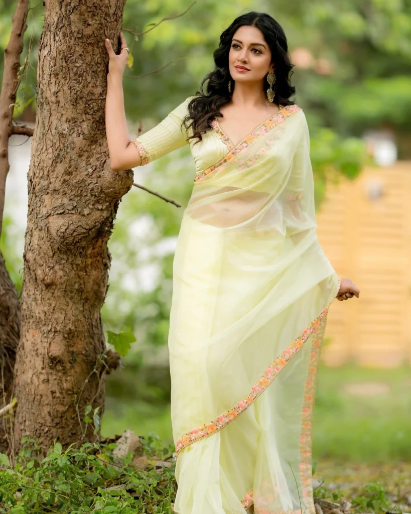 Vimala Raman's Stunning Photos on HOT51 